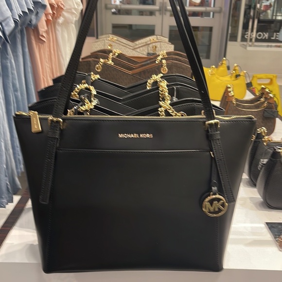 Michael Kors Bags Michael Kors Voyager Large East West Top Zip